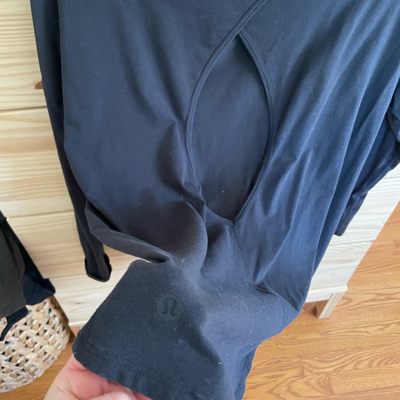 Lululemon cross back longsleeve - Picture 3 of 3